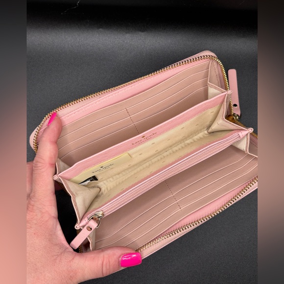Kate Spade Hazel Court Lacey Pink Wallet Sleek Design - Picture 5 of 5